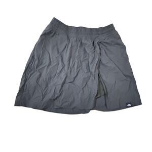 The North Face Gray Skort Built-in Shorts Women’s Size Small Athleisure Gorpcore